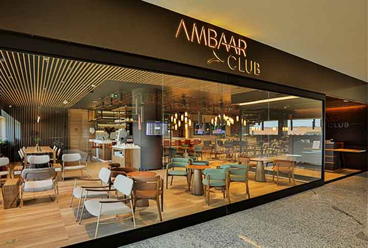 Em geral, independentemente da sofisticação, todas as salas VIP de aeroportos incluem comidas e bebidas à vontade. 