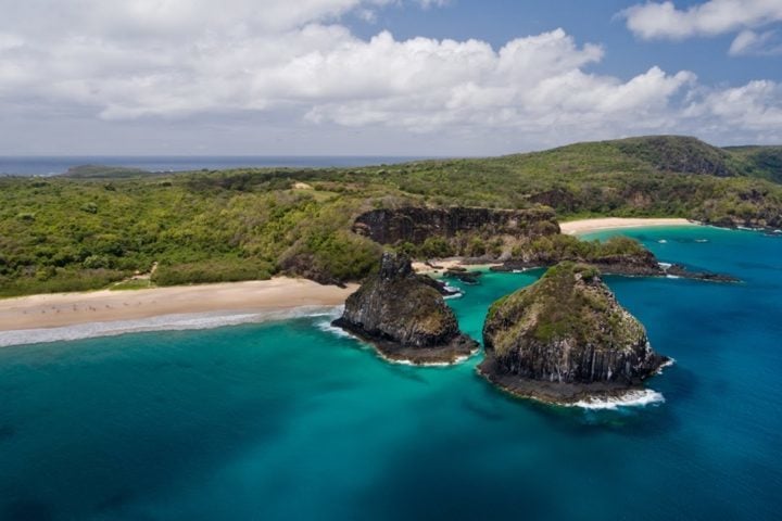 6ª) Fernando de Noronha (Pernambuco) - Área: 18,609 km² | População: 3 mil habitantes | Densidade populacional: 170,2 hab./km².