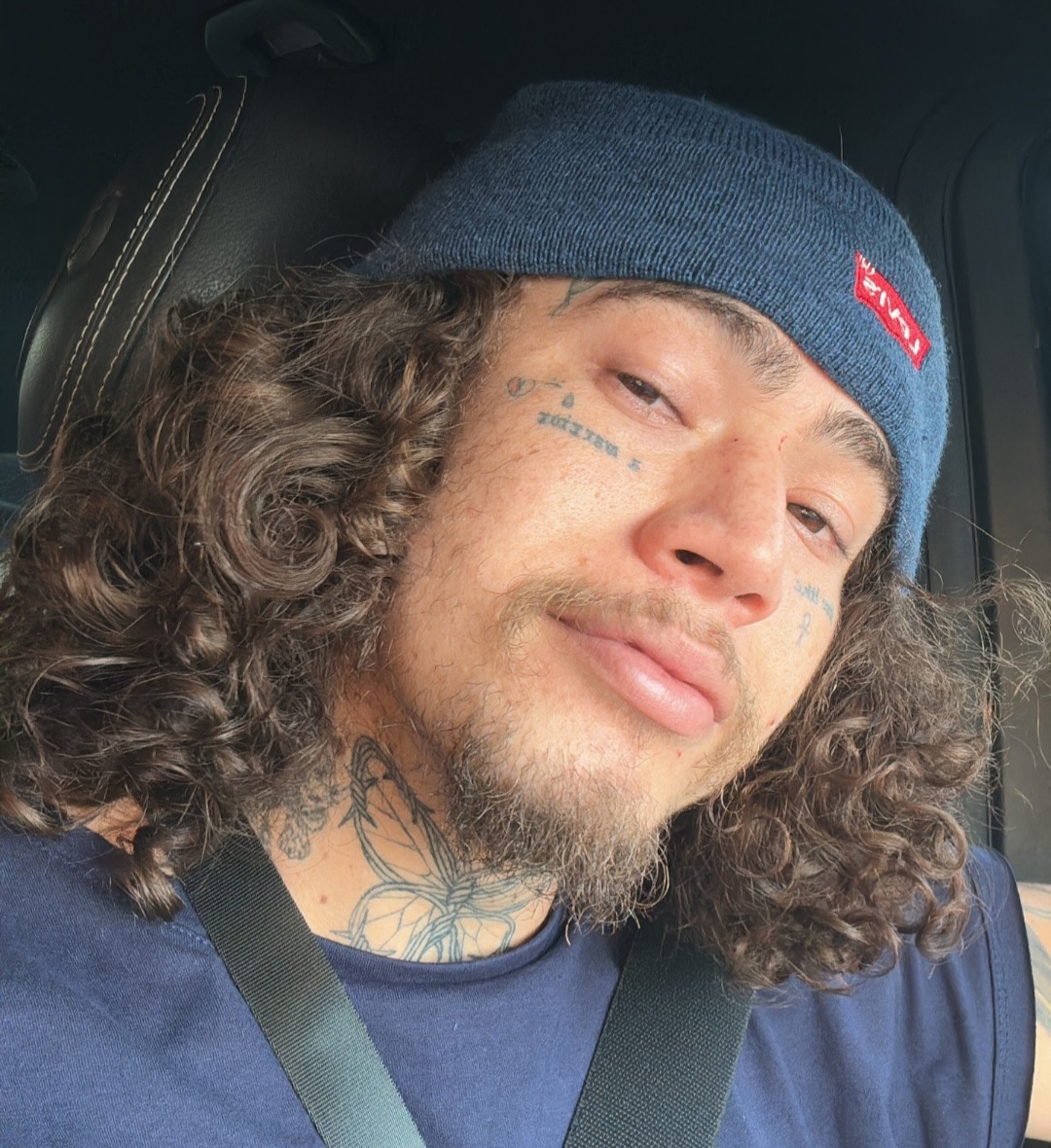 Em maio de 2024, Whindersson desabafou em suas redes sociais sobre a depressão. Na ocasião, ele disse que tinha se sentido mal no palco.
“Primeira vez que a depressão fez eu não me sentir bem com um microfone na mão, disse. 