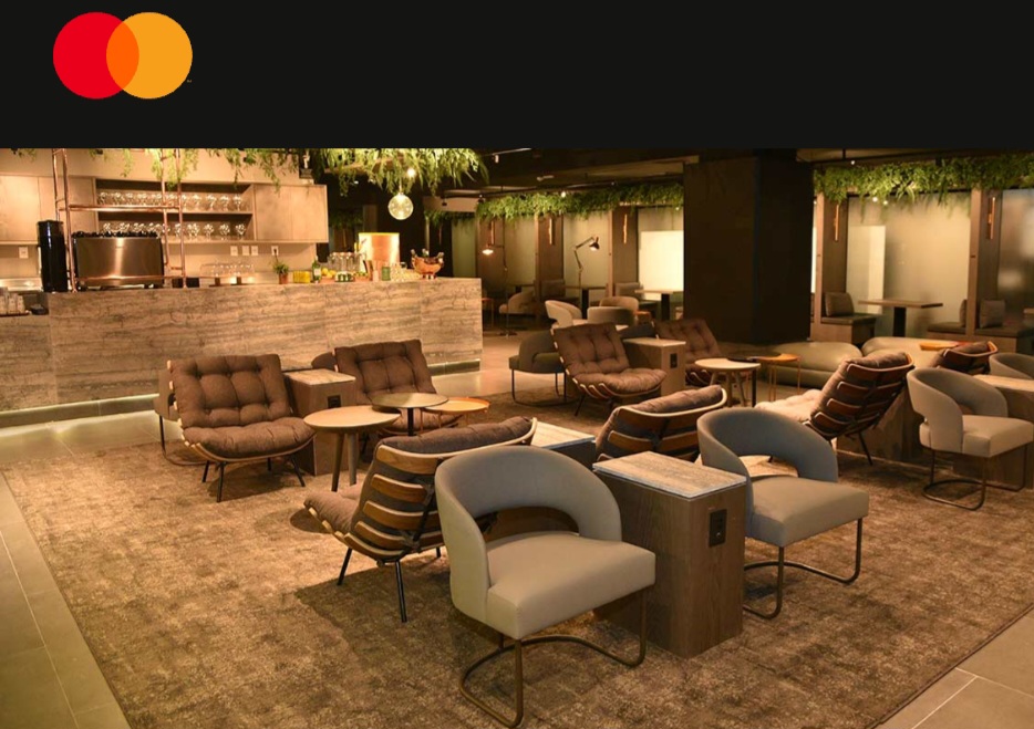 Em 2024, pelo segundo ano consecutivo, o Lounge Mastercard Black foi a “Melhor Sala VIP” na 20ª edição do Prêmio Melhor de Viagem e Turismo 2024/2025. Localizado no piso superior do Terminal 3 do Aeroporto Internacional de Guarulhos, o espaço tem duas áreas (gourmet e estações de trabalho).