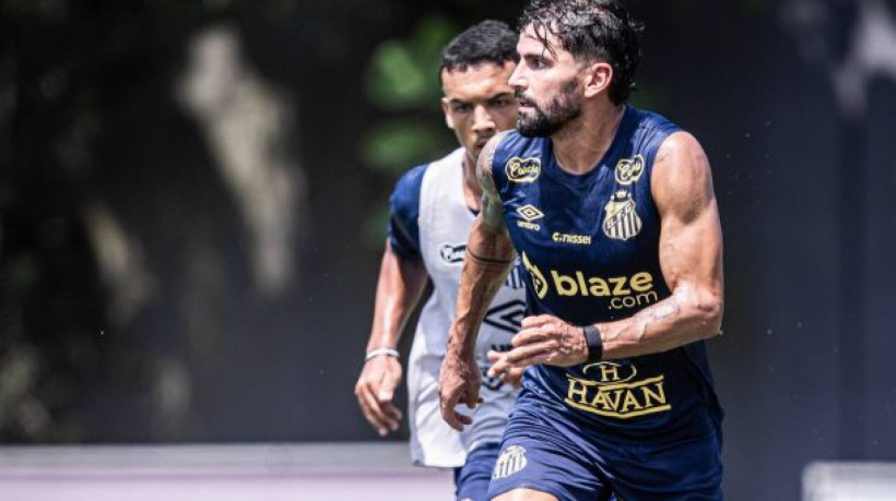 Camisa 10 segue na fisioterapia. Enquanto isso, treinador colocou Rincón e Rollheiser como titulares em atividade no Peixe