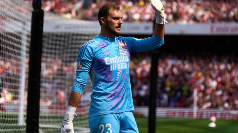 Atualmente no Lyon, da França, e chamado de melhor atleta da posição, ainda tem 50% junto ao Glorioso