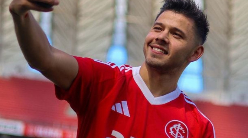 Meio-campista chega ao Colorado para ser uma alternativa a Alan Patrick. Paraguaio só poderá estrear a partir do Campeonato Brasileiro