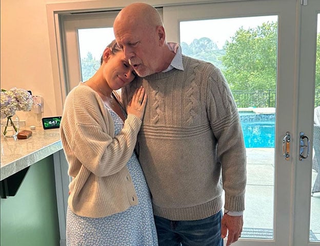 A doença é a mesma que afeta o ator de Hollywood Bruce Willis, aposentado desde 2022. O drama vivido por Willis e sua família é acompanhado pelos fãs pelas redes sociais em postagens da mulher Emma , da ex-mulher Demi Moore e das filhas.