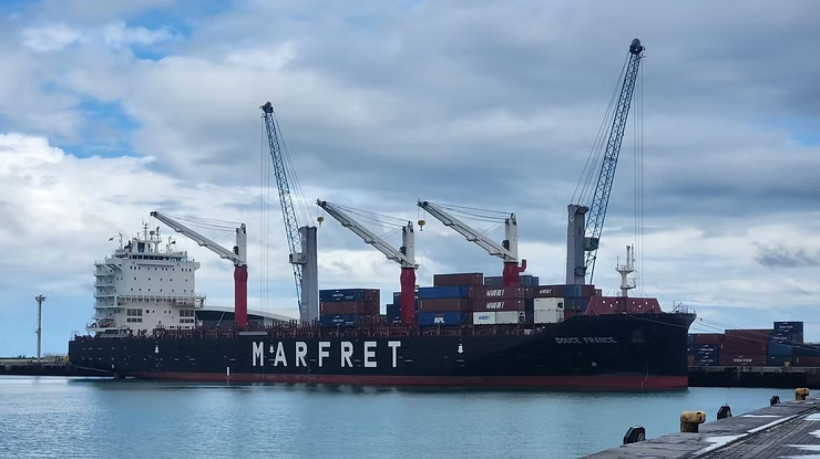 De acordo com a companhia marítima Marfret, serão movimentados 600 contêineres refrigerados com 40 pés de frutas