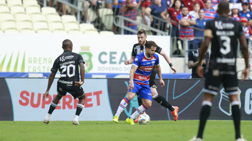 O confronto contou ainda com três cartões amarelos para o Fortaleza e mais dois para o Ceará