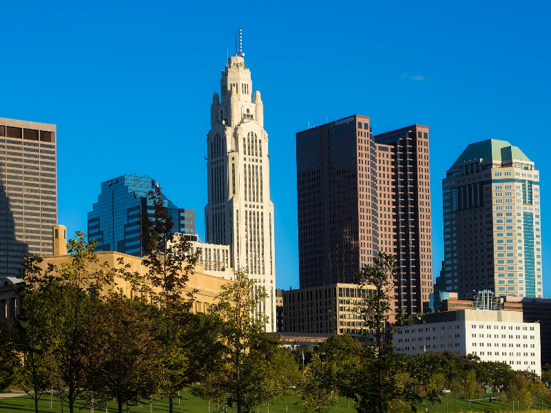 Columbus (Ohio) – 787.033 habitantes. Capital de Ohio, Columbus abriga a Universidade Estadual de Ohio e o animado bairro de Short North, conhecido por suas galerias de arte e vida noturna. O Jardim Botânico Franklin Park e o Museu de Arte de Columbus são atrações culturais de destaque. - www.hippopx.com