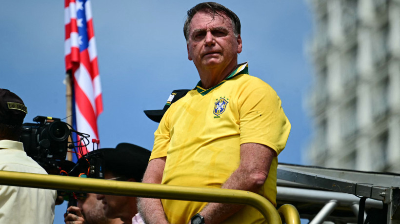 Jair Bolsonaro em ato pela anistia. Copacabana, Rio de Janeiro. 16.03.2025. Participa tamb&eacute;m Tarc&iacute;sio de Freitas.