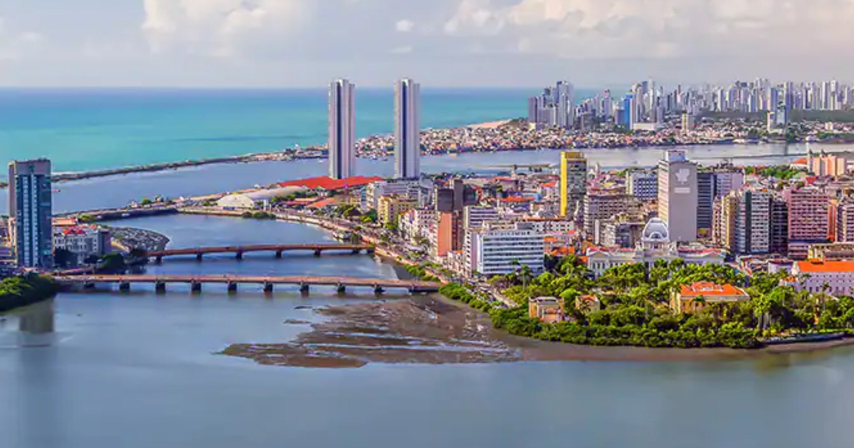 Recife - Com suas praias e rica cultura, Recife é uma parada frequente para cruzeiros que exploram o nordeste brasileiro. - Divulgação/Norwegian Cruise Line 
