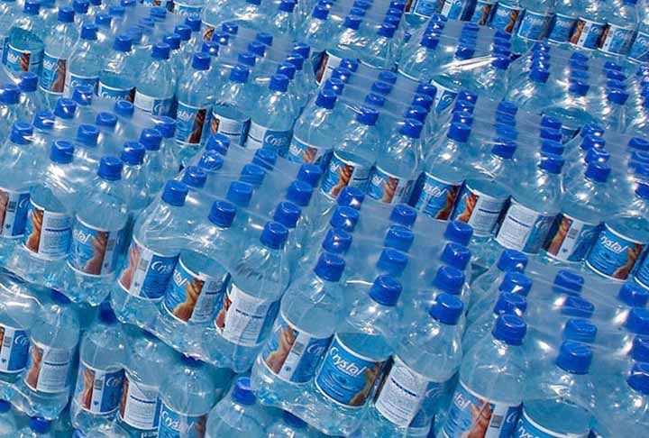 “É provável que venha (poliamida na água mineral) dos filtros plásticos usados para, em tese, purificar a água antes do engarrafe”, explicou o pesquisador Beizhan Yan, que integrou a equipe de estudos. 
