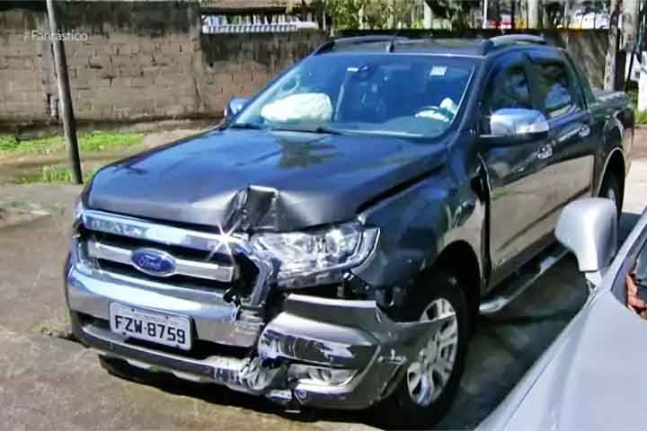 Mingau é baixista da banda de rock Ultraje a Rigor e teve seu carro aringido por tiros no início de setembro de 2023, quando passava na região conhecida como Ilha das Cobras, em Paraty. Ele acabou sendo baleado na cabeça e foi socorrido em um hospital municipal, depois transferido de helicóptero para São Paulo.