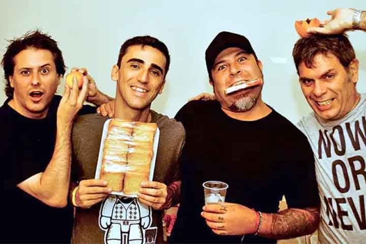 Isabella Aglio, filha dele, revelou, em entrevista ao The Noite, que a cirurgia não teve finalidade estética. Ela foi fundamental para proteger o cérebro do artista.