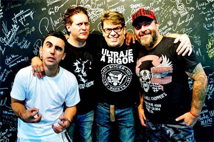 Rinaldo Oliveira Amaral, nome de batismo do músico, entrou para o Ultraje a Rigor após a saída de Serginho Petroni em 1999. A banda está desde 2013 com Danilo Gentili na TV. Antes, Mingau também participou do Agora é Tarde da Band.