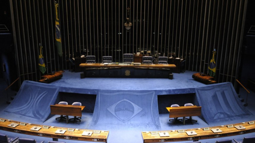 Foram 54 votos favor&aacute;veis e 13 contr&aacute;rios ao projeto de lei que estabelece novo marco legal para o licenciamento ambiental no Brasil