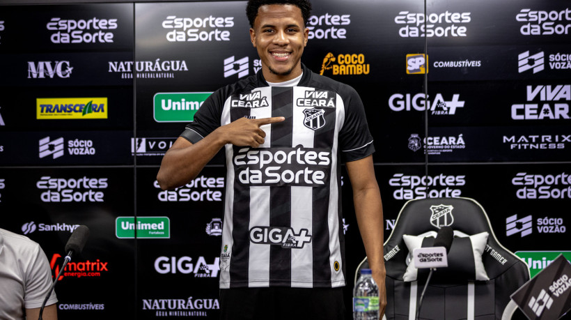 Lucas Lima, novo volante do Ceará, em apresentação oficial