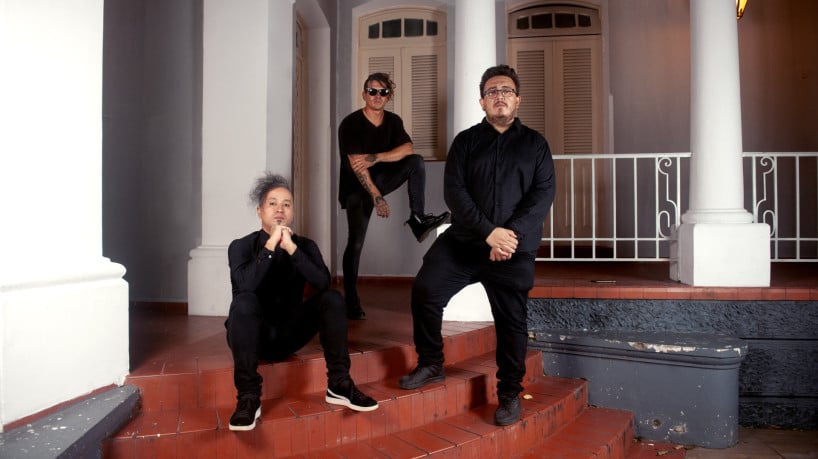 Plastique Noir é formada por Airton S (voz e eletrônicos), Danyel Fernandes (guitarras e synths) e Deivyson Teixeira (baixo)
 