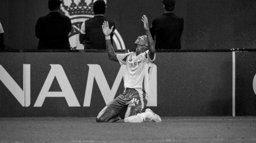 Jogador se une a nomes como Gabigol, atacante do Cruzeiro, e Memphis Depay, do Corinthians, que também aliam paixão pela música ao futebol