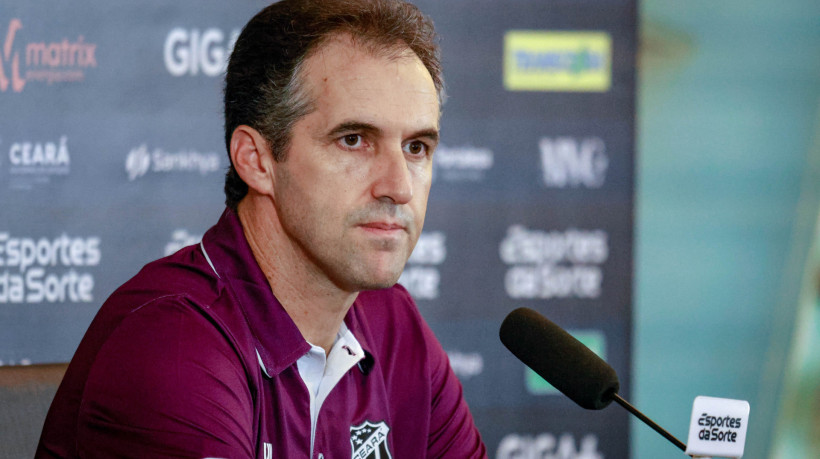 Em entrevista coletiva, Léo Condé projeta a decisão do estadual contra o Fortaleza. (Foto: Aurélio Alves/OPOVO)