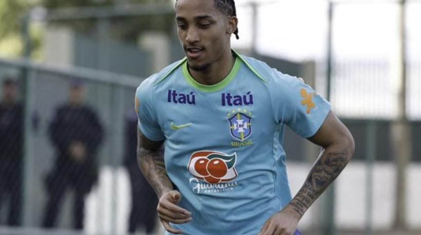 Centroavante também se enxerga em seu melhor momento na carreira e tenta solucionar o problema do 9 de Dorival Júnior na Seleção