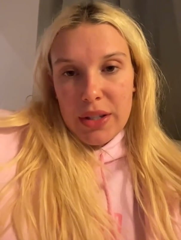 Em um vídeo de três minutos no Instagram, ela citou títulos e autores das reportagens, que focavam em seu cabelo, rosto, corpo e estilo, sugerindo que ela parecia mais velha do que sua idade real (21 anos).