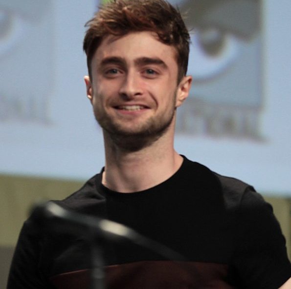 Além disso, Radcliffe costuma se abrir publicamente sobre suas lutas pessoais, incluindo a batalha contra o alcoolismo, que perdurou até meados de 2010.