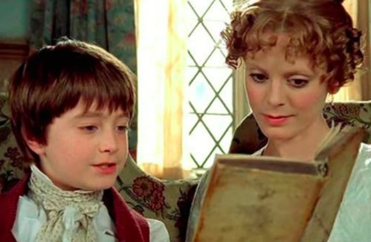 Ele teve seu primeiro contato com a atuação em peças escolares. Aos 10 anos, deu seus primeiros passos profissionais no telefilme David Copperfield (1999).