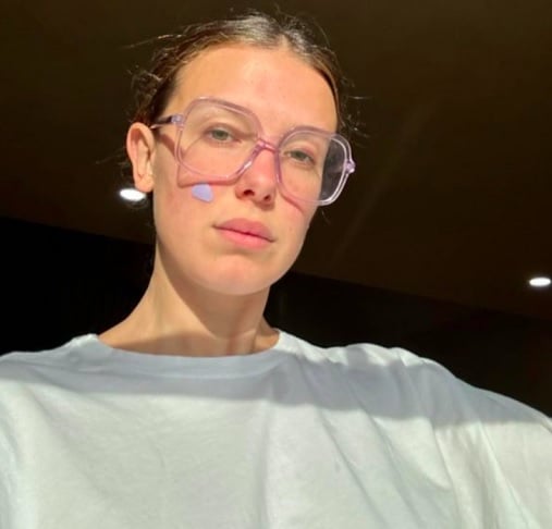 “Elas agem como se eu devesse permanecer congelada no tempo, como se ainda devesse parecer com a menina da primeira temporada de ‘Stranger Things’. E agora que não sou mais assim, virei um alvo, continuou.