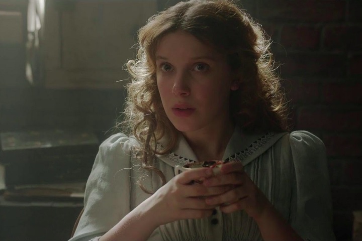 O filme foi um sucesso e rendeu uma sequência, Enola Holmes 2, que estreou em 2022.