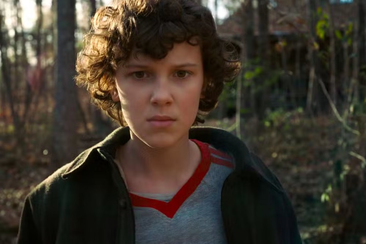 Sua interpretação de Eleven, uma garota com poderes telecinéticos, lhe rendeu elogios da crítica e múltiplas indicações a prêmios, incluindo duas nomeações ao Emmy na categoria de Melhor Atriz Coadjuvante em Série Dramática. 