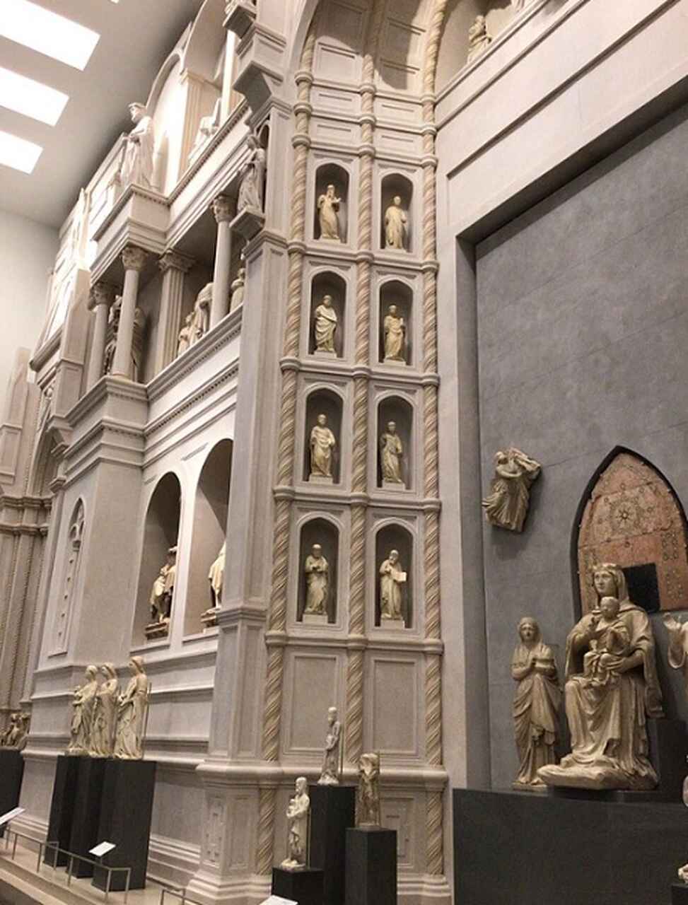 Museo dell'Opera del Duomo: Museu que abriga obras originalmente criadas para a Catedral, incluindo a Pietà de Michelangelo e esculturas de Donatello