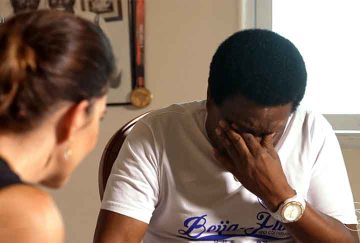 Um dos maiores intérpretes da história da folia carioca, Neguinho da Beija-Flor despediu-se da Sapucaí em 2025 após 50 anos à frente do carro de som da azul e branco da Baixada Fluminense. A gente morre duas vezes, quando morre de verdade e quando para, afirmou.