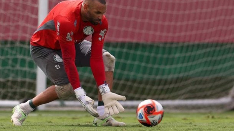 Goleiro do Alviverde acredita em virada dentro de Itaquera e analisa que decisão segue em aberto