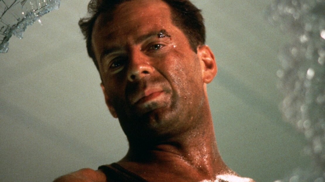 Ele ficou mundialmente famoso com a franquia Duro de Matar (1988, 1990 e 1995), interpretando o icônico detetive John McClane.