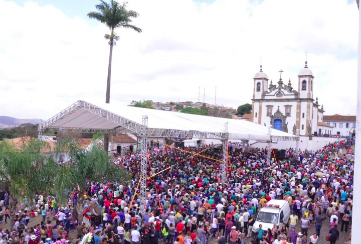 A Festa do Jubileu do Senhor Bom Jesus de Matosinhos, realizada em setembro, é outro evento importante, atraindo peregrinos de diversas regiões.