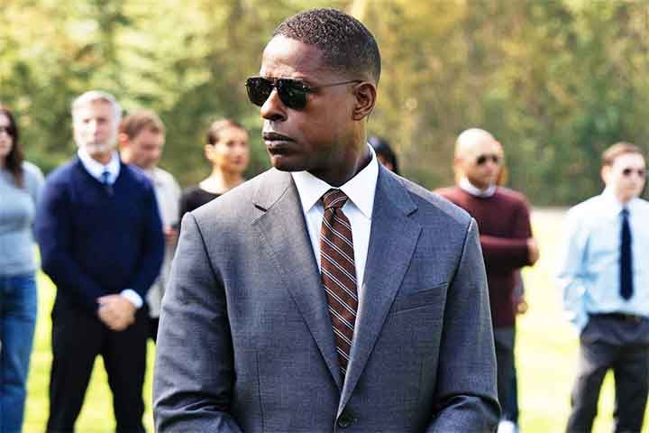 Em 1988, ele se formou em artes cênicas pela Universidade de Stanford, na Califórnia. Anos depois, fez mestrado em belas artes na Universidade de Tisch, em Nova York.

