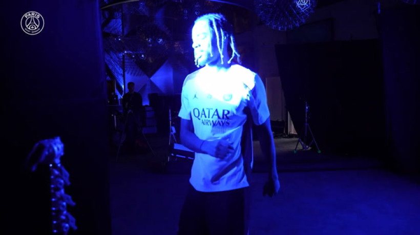 Bastidores: Elenco do PSG participa de Media Day