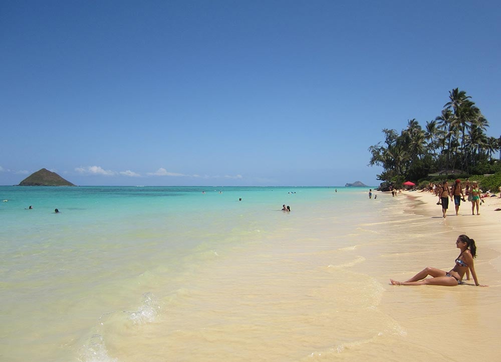 Lanikai Beach (Havaí, EUA): Com águas calmas e azul-turquesa, essa praia em Oahu é perfeita para banho, caiaque e contemplação da paisagem.
