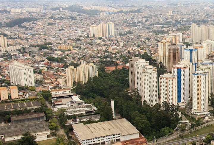 São Paulo- Quem nasce na capital de São Paulo é Paulistano. A cidade, fundada em 25/01/1554, tem cerca de 11,9 milhões de habitantes.