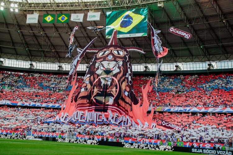 Mosaico 3D da torcida do Fortaleza no segundo jogo das finais do Cearense 2025