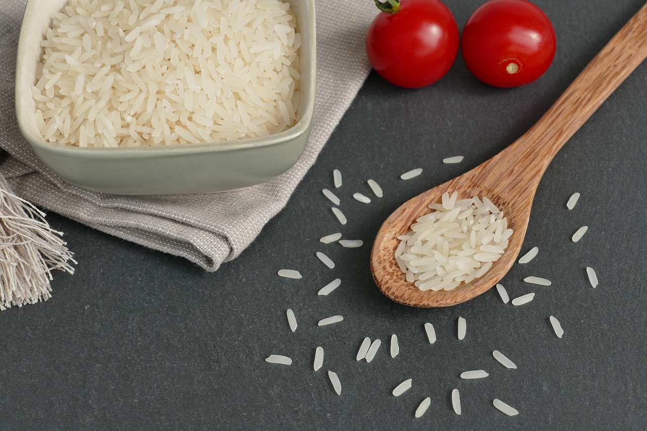 Arroz Basmati- Com grãos longos e aroma perfumado, é uma boa fonte de carboidratos complexos. Com origem na Índia, é bastante consumido também no Paquistão. Seu aroma distinto torna-o ideal na culinária que inclui o curry no tempero.