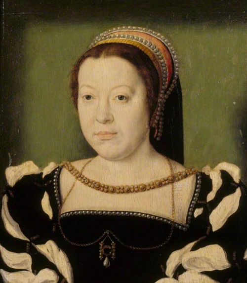 Inicialmente, o tabaco tinha usos medicinais. Catarina de Médicis, rainha da França, foi apresentada ao tabaco pelo embaixador francês Jean Nicot e o usava para tratar enxaquecas, o que levou a planta a ser chamada de erva da rainha.