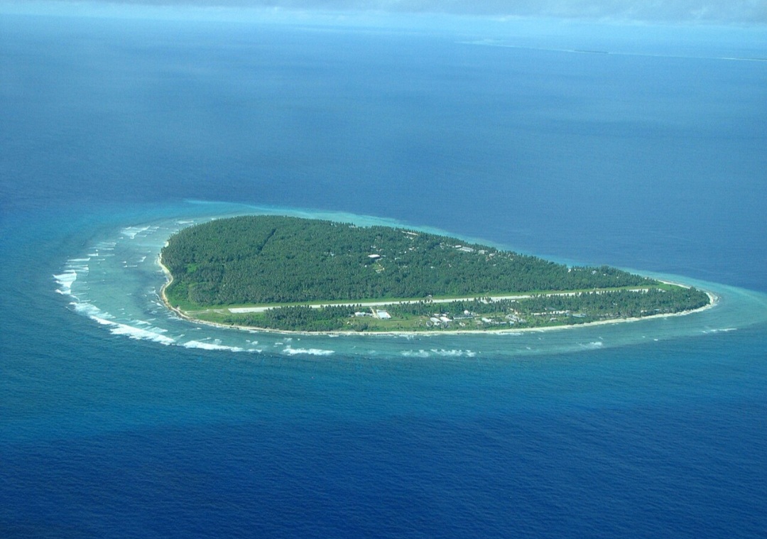 ESTADOS FEDERADOS DA MICRONÉSIA - OCEANIA - 702 km² - Composto por quatro estados independentes, esse país do Pacífico oferece uma grande diversidade cultural e geográfica. Sua economia é voltada principalmente para a pesca e para a assistência financeira externa, sendo muito vulnerável a desastres naturais. A Micronésia também se destaca por sua herança histórica e locais tradicionais.