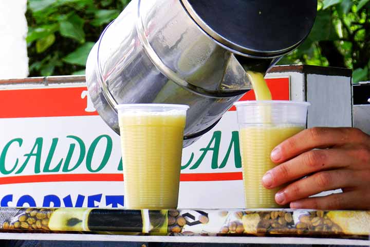 O Brasil apresenta fatores para o cultivo da cana. Entre eles, estão o clima tropical, condições climáticas e de solo ideais para o cultivo.