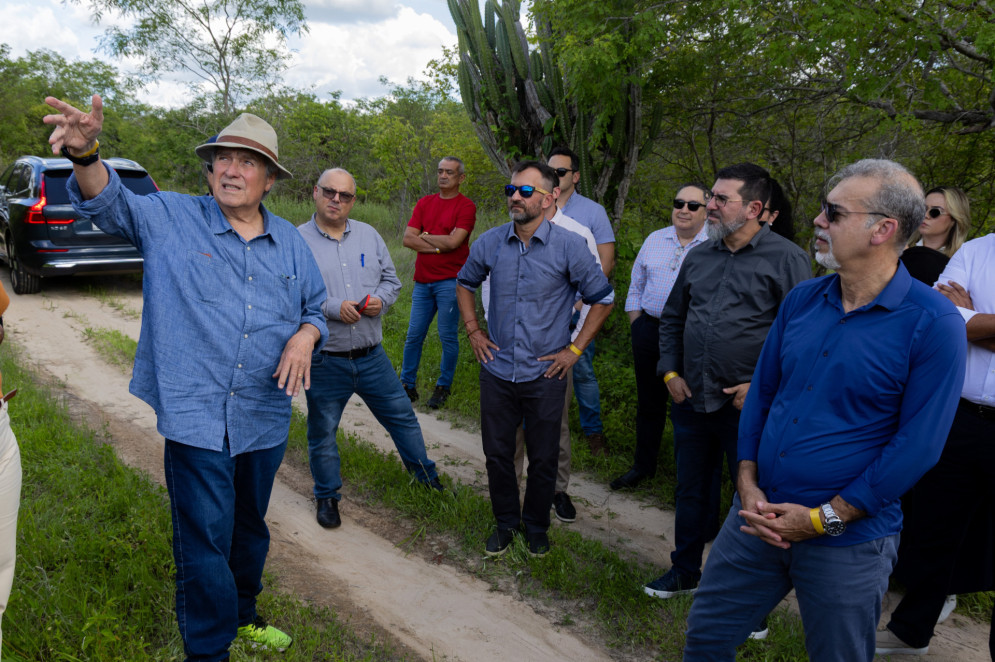 Empresário Amarílio Macêdo participou da comitiva de executivos que visitou a área do porto seco