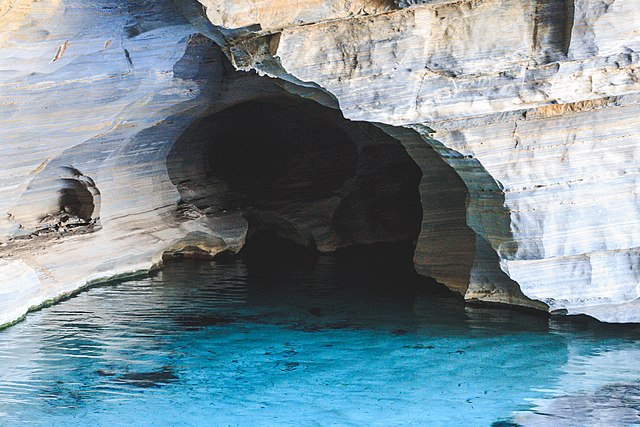 Há várias dessas cachoeiras calmas pelo mundo. Veja algumas que ficam no exterior. Uma lista de cachoeiras brasileiras está em outra galeria. 