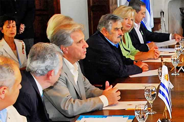 Em seu governo, foram aprovadas legislações como a que autorizou o aborto em qualquer circunstância até a 12ª semana de gestação e a que permitiu o casamento entre pessoas do mesmo sexo. 
