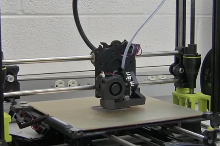 O modelo de “estreia” da Cosmos 3D levou apenas oito dias para ser construído - quatro dedicados ao processo de impressão, dois para montagem e mais dois para os ajustes finais, com acabamento e decoração.
