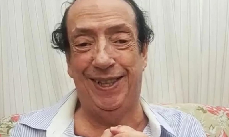 “Ele não tem como arcar com uma dívida mensal alta. Está pagando um aluguel mais adequado, mas ainda é muito para ele. E uma amiga estava pagando o condomínio. É uma coisa temporária até sair a casa no Retiro, até porque ele não tem como manter isso por mais tempo”, afirmou a advogada.
