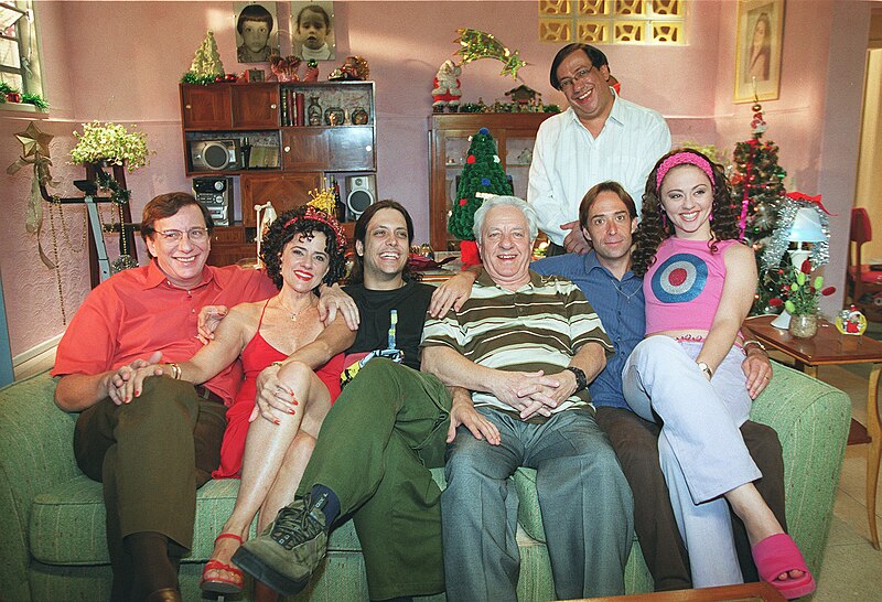 O elenco contava ainda com Pedro Cardoso (Agostinho Carrara), Marco Nanini (Lineu), Marieta Severo (Dona Nenê), Lúcio Mauro Filho (Tuco), Guta Stresser (Bebel), entre outros. 
