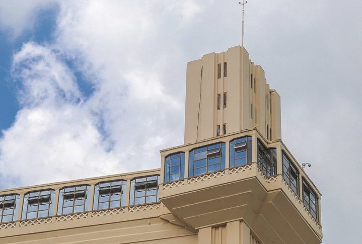 Parte importante do sistema de transporte público da cidade, o Elevador Lacerda foi o primeiro elevador urbano do mundo!